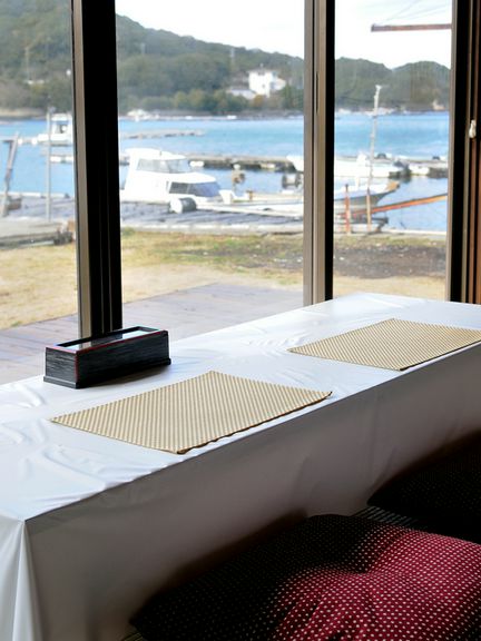 青い海が見渡せるお店。バーベキューも楽しめます