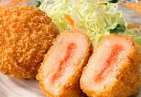 博多と言えば、「明太子」
お酒の友にも、お食事にも、お手軽なコロッケと明太子の相性が抜群！
