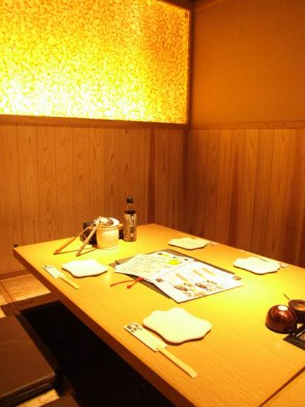 掘りごたつ席せゆっくりくつろぎながら食事会