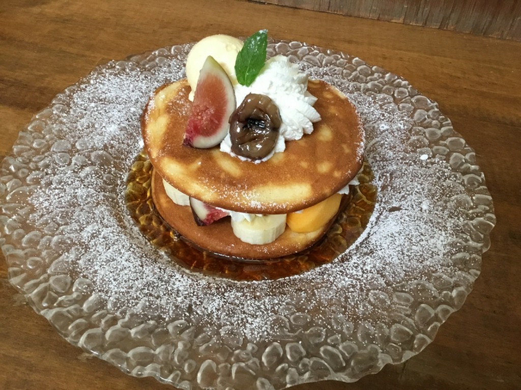 もっちもっちパンケーキ     単品￥972    ドリンクセット￥1203