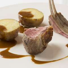 スペシャリテ『仔羊の藁包みロースト　ヴァルド派の農家料理』