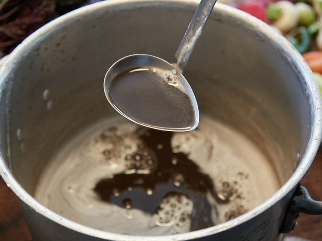 ミネラルをたっぷりと含んだ栃木県の鹿沼土を使用