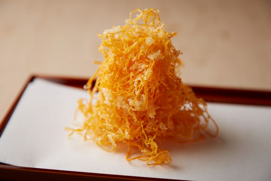 細切りを立体的に揚げる職人技の『にんじん』