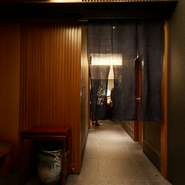 店は銀座の中心部にあるビルのなか。落ち着きはあるものの、気負わずに訪れられる穏やかさもあります。