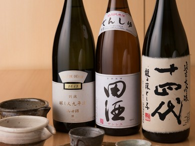 料理にあう美味しい日本酒や、ワインを取り揃えています