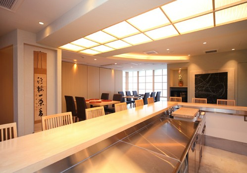 生花や、掛け軸などが、凛とした素敵な雰囲気をつくります