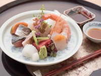 朝獲れ直送の鮮魚や野菜がお楽しみいただけるコース
