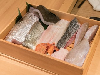食材は、瀬戸内で水揚げされた鮮魚や、オリーブ牛を使用