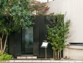 喧騒から程よく隔離された、くつろげる空間です