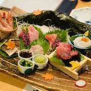 旬の美味しい魚を仕入れてご用意。3種2切れからのご用意。他にも5種2切れもご用意しております。