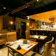 開放感のある店内は、大人の心休まる空間。細かなところまで気が配られ、きっと心が満たされるはず。