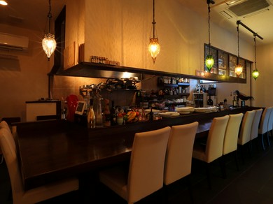 照明や、音楽、雰囲気に拘った空間です。