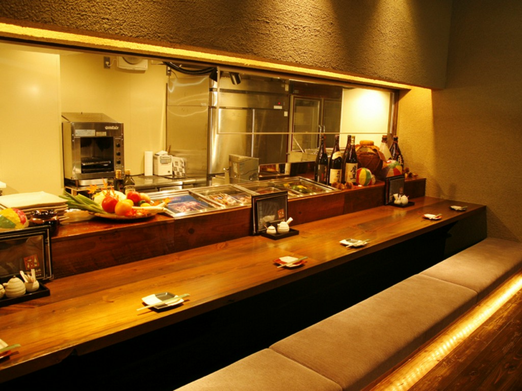 雰囲気のいいカウンター席をご用意しています