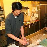 ご来店いただいたお客様が満足して帰って頂けるように、見た目で満足、目でも楽しめるようなメニュー作りを心がけています。もちろん、食べて満足していただけることは間違いなしです。