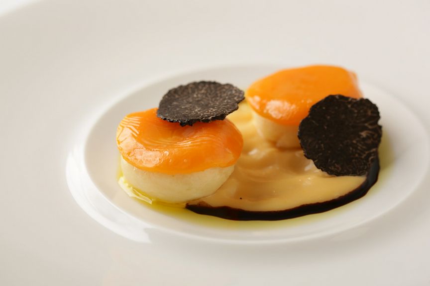 『越冬男爵いものニョッキと卵黄 バルサミコと黒トリュフ』