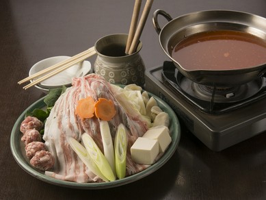 秘伝スープと具材の旨みがしみこんだ絶品『慶州鍋』（2人前）