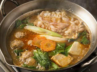 オリジナル味噌と具材の旨みがとけ込んだ『慶州鍋』