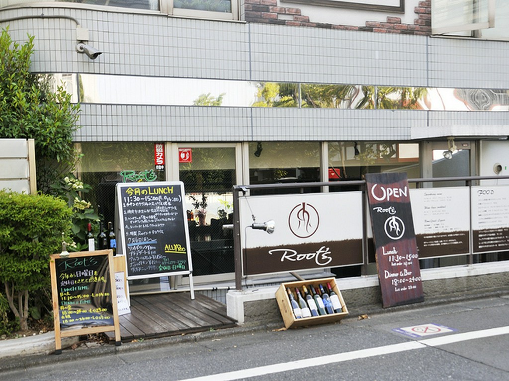駅から徒歩2分とは思えない、落ち着いた隠れ家ダイニング