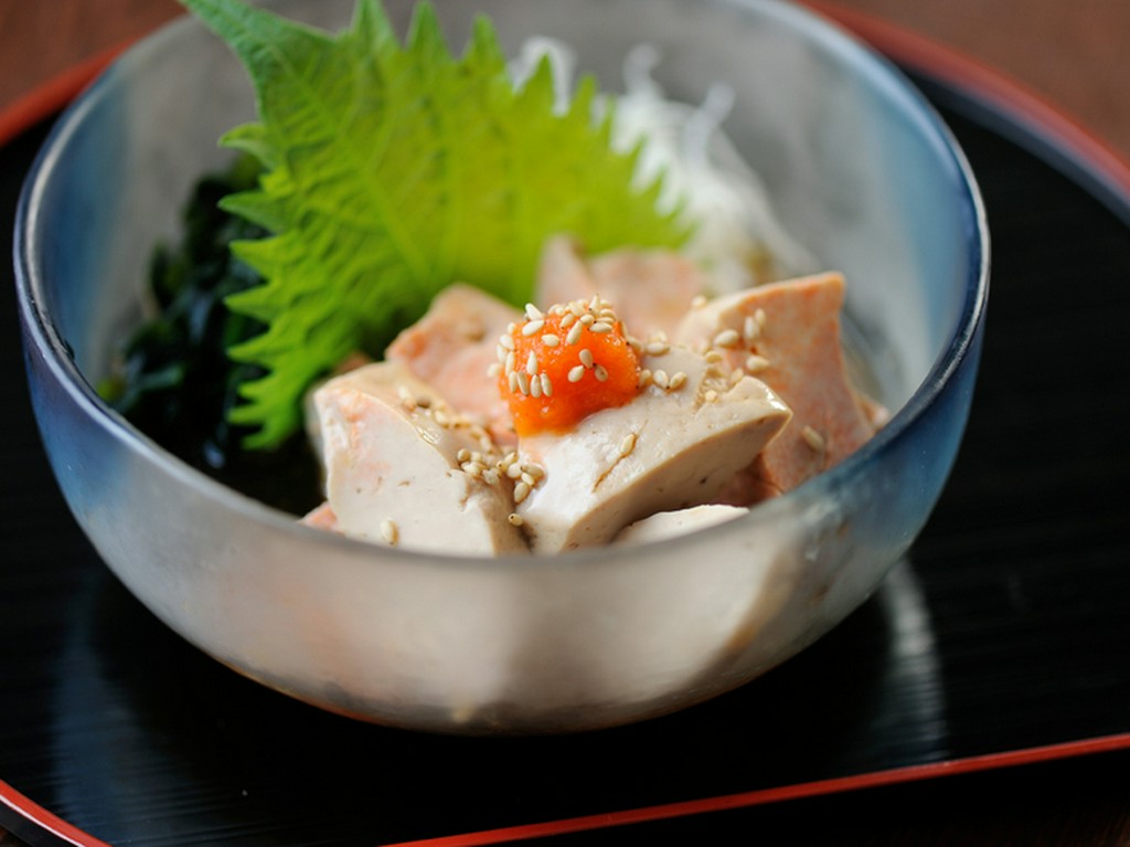 柔らかく蒸しあげたふわり食感の『あん肝ポン酢』