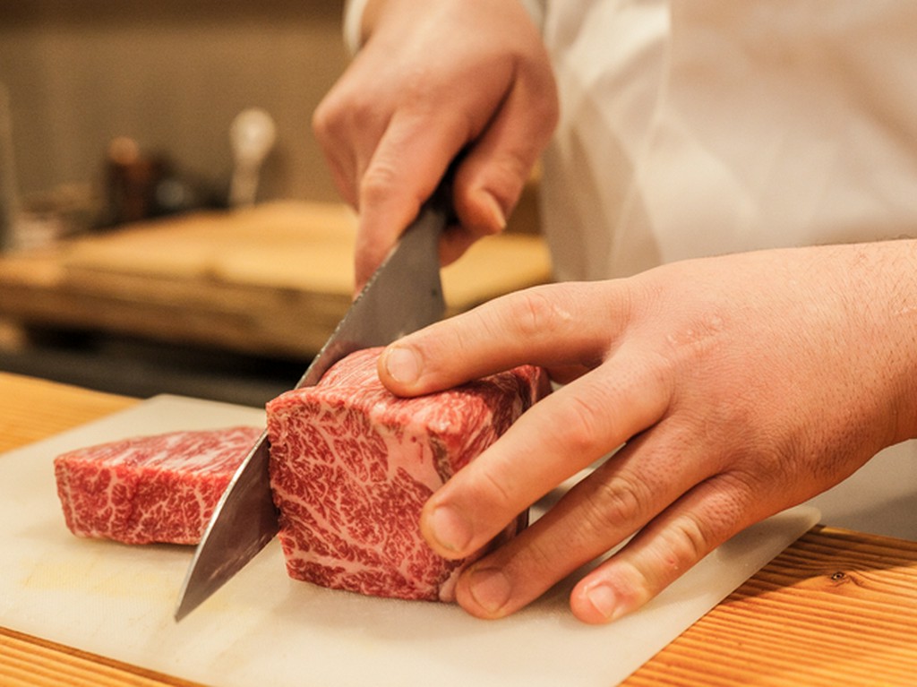 出身地である九州の食材をふんだんに使用する