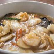 とろーり餡かけ
特製面に絡んで旨い！