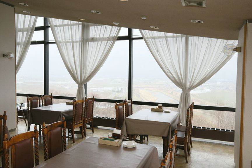 富良野の絶景パノラマビューと共に、ワインや食事を楽しめます!