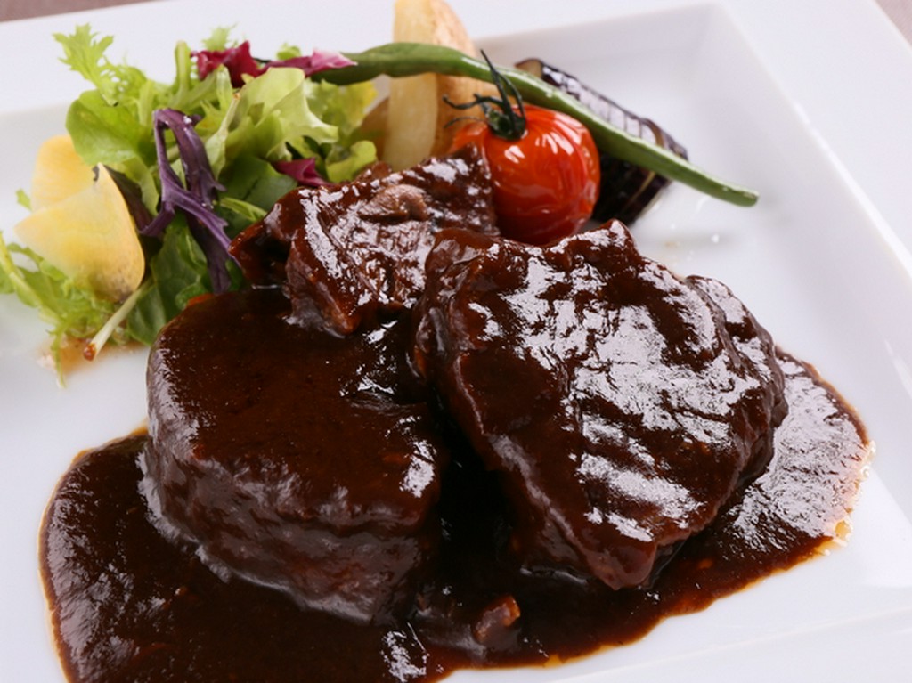 道産牛とふらのワインの出会い『道産牛のふらの赤ワイン煮込み』