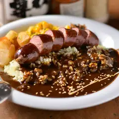 昔からのお客様に大人気　『自家製ソーセージ付カレー』