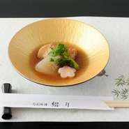 こだわりの出汁ととろみのついた餡が自慢の『煮物』