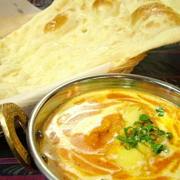 スパイスを効かせた、ヘルシーメニューに舌鼓