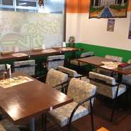 店内雰囲気、テーブル席