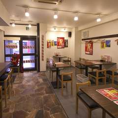 女性1人でも入りやすい心地よい空間は、毎日でも通いたい一軒