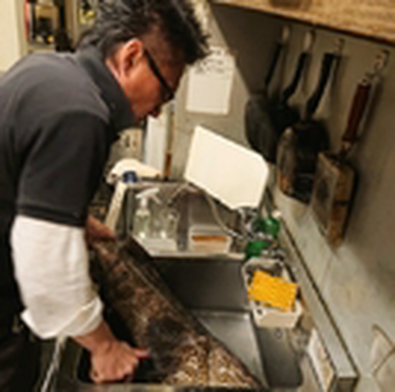 おススメ料理や、相性の良いお酒など気さくに教えてくれます