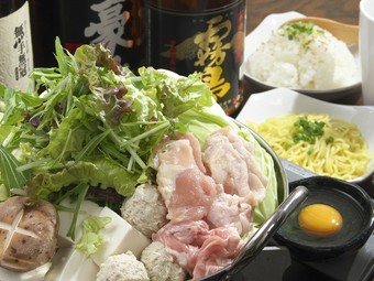 地鶏鍋、飲み放題（90分）、サイドメニュー3品～　席数が限られているため早めのご予約を！