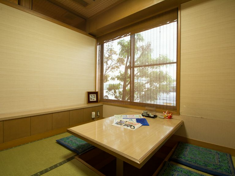 周りを気にせず、家族だけで楽しめる個室