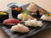 寿司やお刺身としていただく生食だけでなく、焼く・煮るなど様々な方法で料理しています。美味しい鮮魚を、ご堪能ください。