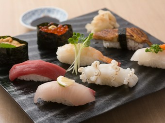 地元の漁港で水揚げされた『活魚』いろいろ