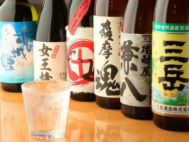 店の定番は芋焼酎『三岳』。入手が難しくてもハズせない銘柄