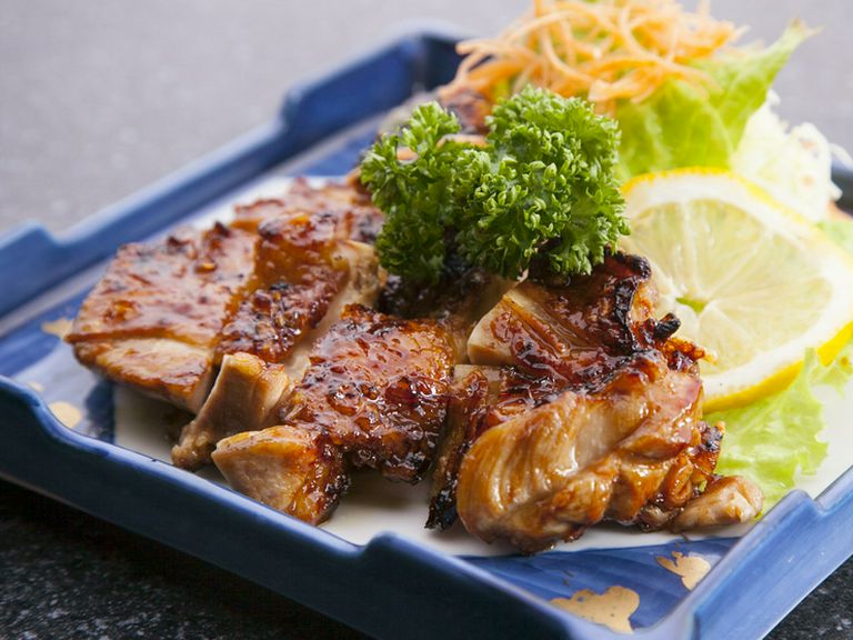 鳥取の銘柄鶏「大山鶏」を自家製のタレで照り焼きに『大山鶏の照り焼き』