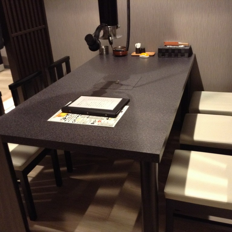 テーブル席の個室