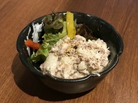 和牛の旨味とスパイスが効いた自家製コンビーフを使ったポテトサラダ。