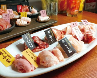 内臓肉12種盛り合わせと道産和牛ヒレ肉が入った大満足コース