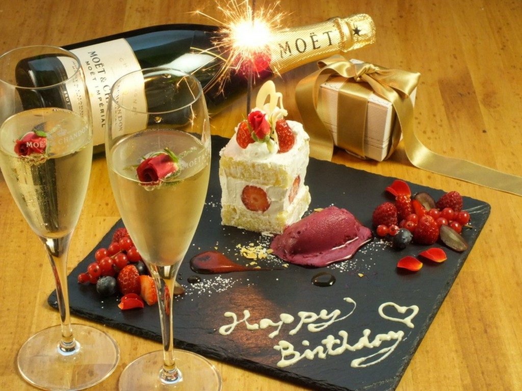 大好評メッセージ付きデザートプレート　お祝い事はZIONで決まり