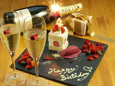 大好評メッセージ付きデザートプレート　お祝い事はZIONで決まり