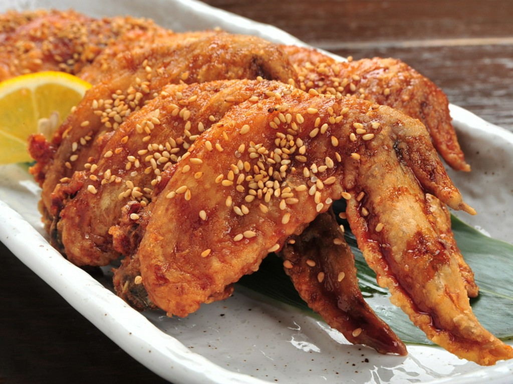 外はカリカリなかはジューシー『のこのこ手羽先』