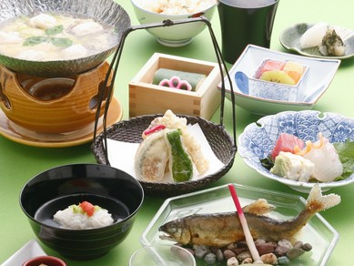 旬の京都が味わえる『会席料理　優』