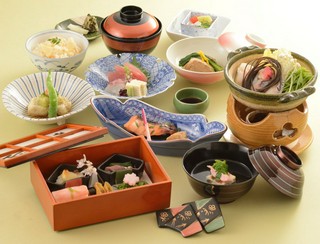 月替わりの会席は、今のおいしいものをご提供