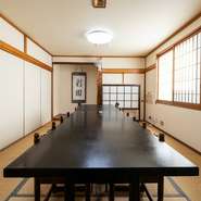 コースの内容は相談に応じて、料理の希望や飲み放題などニーズに合わせて対応できるそうです。水入らずで楽しめる個室も完備。ホテルレストランで培った店主の技術を注いだ逸品にきっと満足することでしょう。