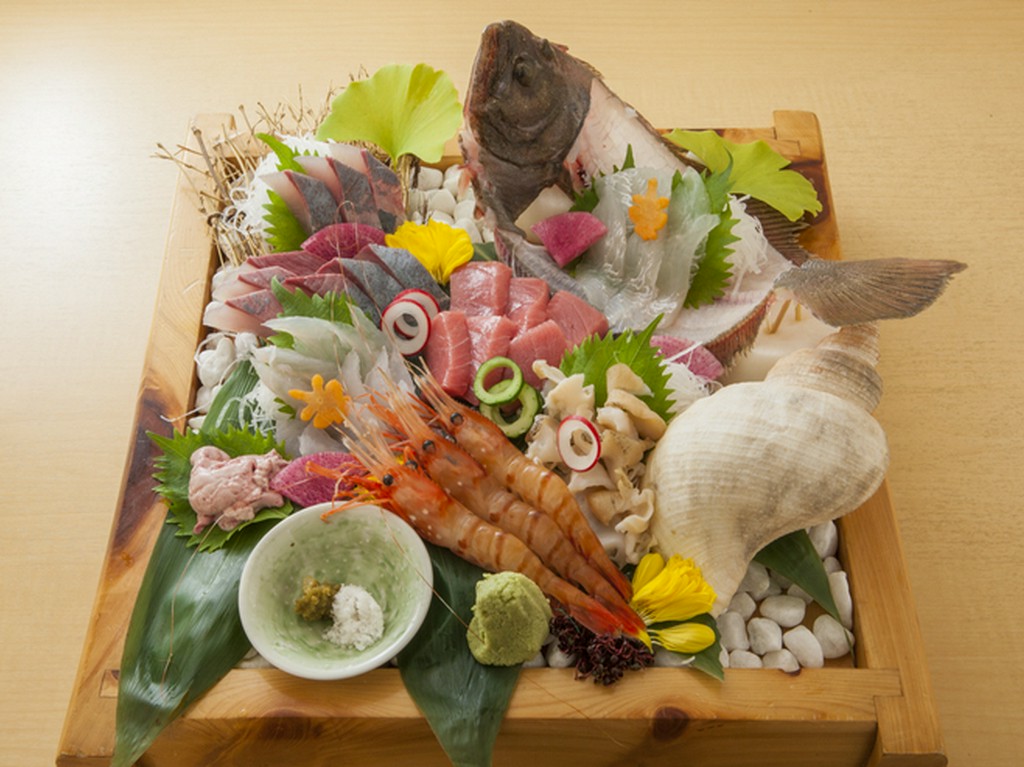 毎朝オーナーが競り落とす厳選の魚でつくる『お造り盛り合わせ　3人前』