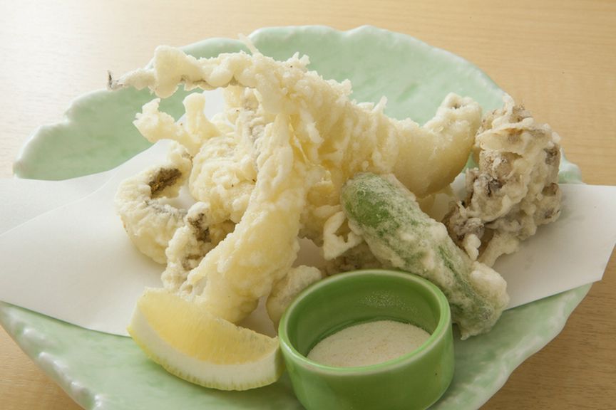 『ゲンゲ天ぷら』は希少な白ゲンゲを使います